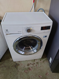 Kitsas pesumasin Elektrolux 40 sm (1 foto / 5)