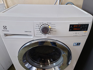 Kitsas pesumasin Elektrolux 40 sm (4 foto / 5)