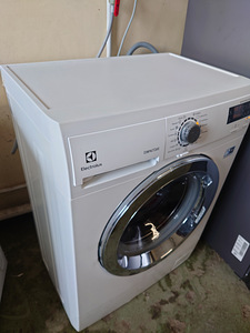Kitsas pesumasin Elektrolux 40 sm (5 foto / 5)