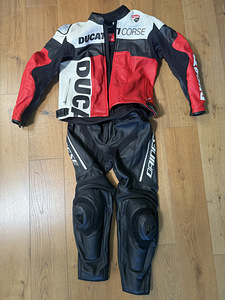 Мотоциклетная экипировка Ducati Corse (1 фото из 2)