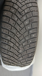 Volvo XC60 - talverattad valuvelgedega (3 foto / 5)