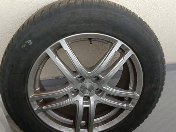 Volvo XC60 - talverattad valuvelgedega