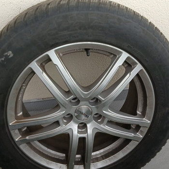 Volvo XC60 - talverattad valuvelgedega