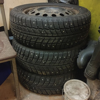M: R16 205/55 naastrehvid Volkswageni velgedel 5x112