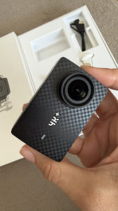 YI 4K+ Action Camera + Waterproof Case (3 foto / 3)