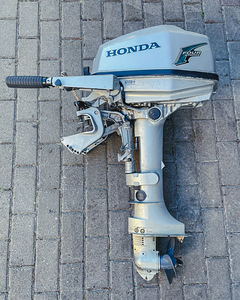 Лодочный мотор Honda BF5A, 5 л.с., 4-тактный (1 фото из 4)
