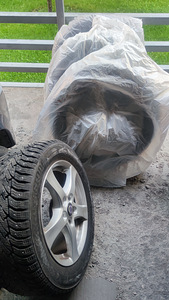 Volvo veljed + rehvid 215/55/r16 (2 foto / 4)