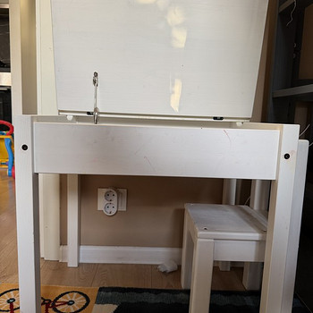 Стол Ikea + один самодельный стул