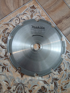 Циркулярная пила Makita HS6601 c дополнительным диском (5 фото из 5)