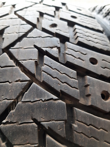 215/65R16C kaubiku rehvid (2 foto / 2)