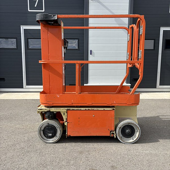 JLG 1230 ES mast lift masttõstuk