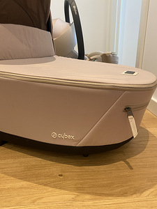 Cybex Priam Lux vankrikorv V4 cozy beige + turvahäll cloud T (6 foto / 6)