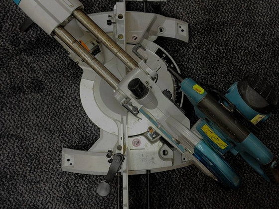 Makita LS1018L торцовочная пила