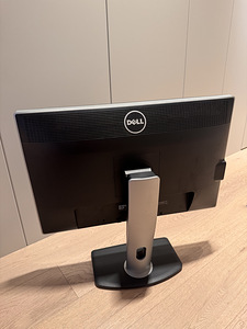 Dell 24” U2412M (2 фото из 2)