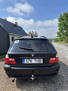 BMW 318i 2.0л 2004 (3 фото из 4)