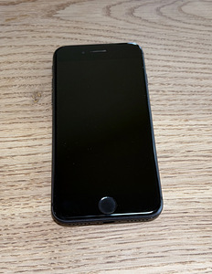 Müüa iPhone 8 64GB (1 foto / 3)
