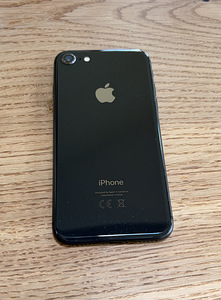Müüa iPhone 8 64GB (2 foto / 3)