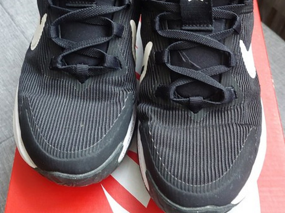 Детские кроссовки Nike 33.5