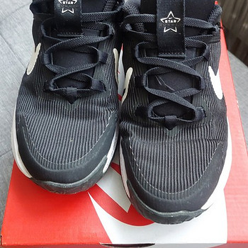 Детские кроссовки Nike 33.5