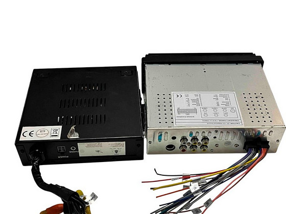 Autoraadio 7” TFT ekraaniga + DVD/USB plokk, komplekt