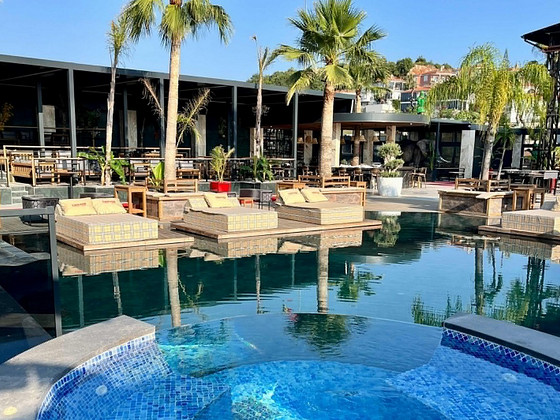 CLUB ROBIN HOOD HOTEL
