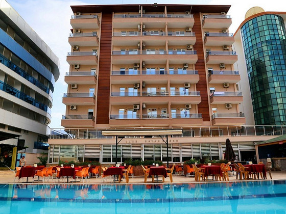 CLUB BAYAR BEACH HOTEL
