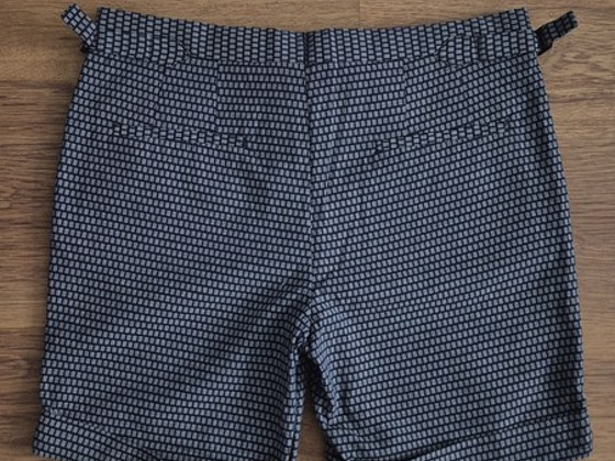 H&M meeste lühikesed püksid EUR 52 / W36