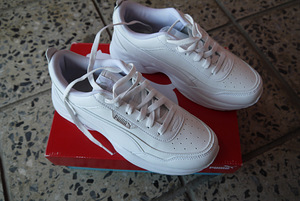 Новые женские кроссовки Puma размер 38 (1 фото из 5)