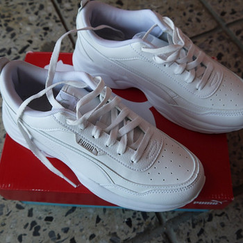 Новые женские кроссовки Puma размер 38