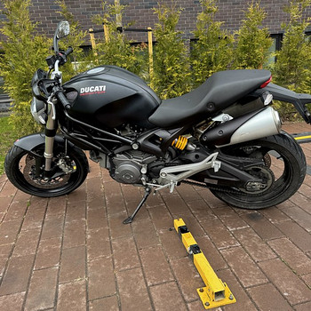 Ducati Monster 696