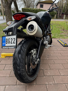 Ducati Monster 696 (3 фото из 10)