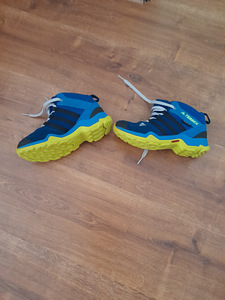 Adidas tossud 33 / 20 cm (5 foto / 6)
