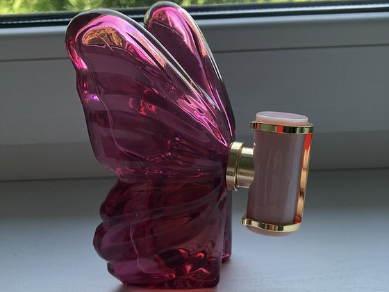 La Bomba Carolina Herrera
