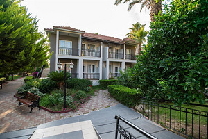 MIRAMOR GARDEN RESORT (5 foto / 10)