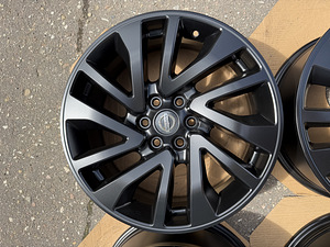 18" оригинальные диски Nissan Navara 6x114,3 (6 фото из 9)