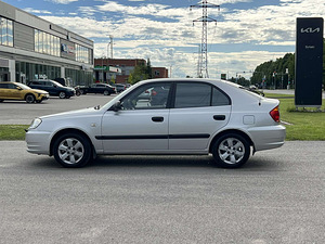HYUNDAI ACCENT (4 фото из 12)