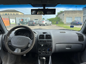 HYUNDAI ACCENT (10 фото из 12)