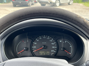HYUNDAI ACCENT (9 фото из 12)