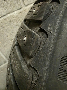 Goodyear Ultragrip Ice Arctic naastrehvid 225/50/R17 (3 foto / 4)