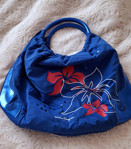 Сумка Salvatore Ferragamo из ткани. (6 фото из 6)