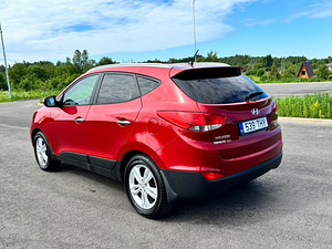 Hyundai IX35 (4 foto / 8)