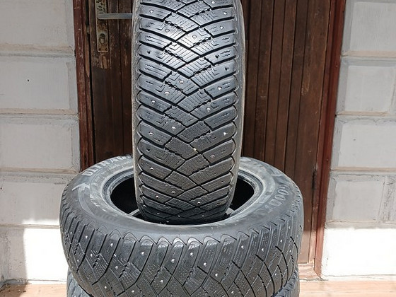 195/65/15 Goodyear UltraGrip Ice Artic