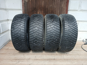 195/65/15 Goodyear UltraGrip Ice Artic (2 foto / 3)