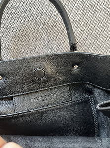 Кожаная сумка BALENCIAGA papier (9 фото из 10)