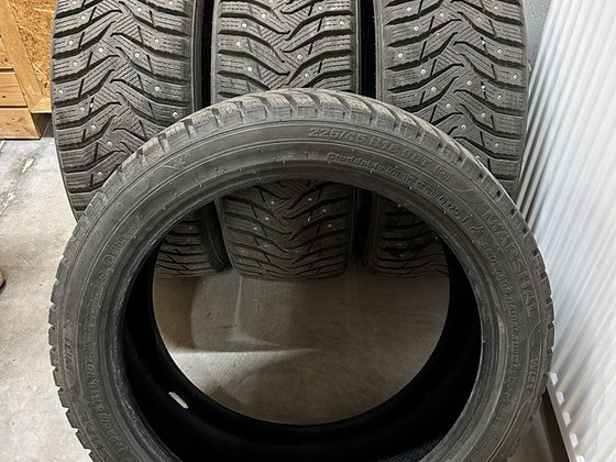 Шипованные зимние шины MARSHAL 225/45 R18 4 шт.