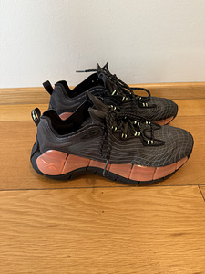 Naiste Reebok tossud (1 foto / 6)