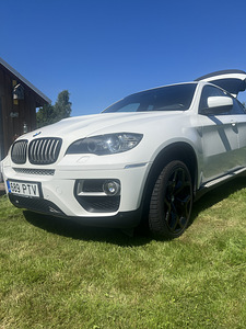 BMW X6 40d (1 фото из 15)