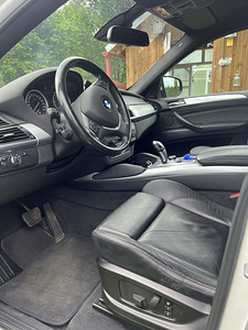 BMW X6 40d (9 фото из 15)