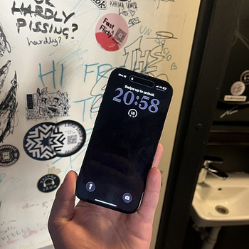 iPhone 16 128gb black