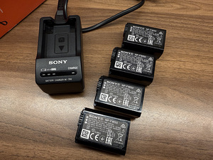 Sony NP-FW50 akud + Sony BC-TRW laadija (5 foto / 5)